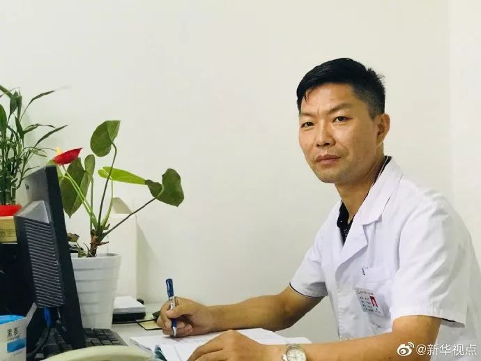 「新华社」暖心！老人拿放大镜给医护人员写下这封感谢信……