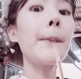 网曝新版黄蓉李一桐谎报年龄被疑整容 还上过相亲节目