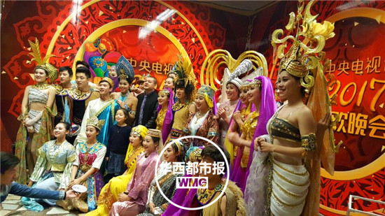 央视春晚第四次彩排 赵忠祥现身诉说历史故事