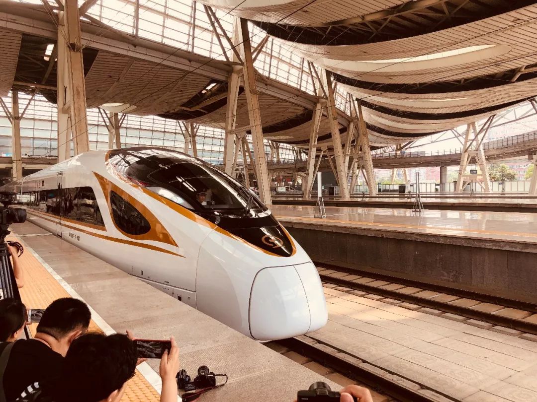 加长版复兴号来了!全球最长高速列车今日开跑