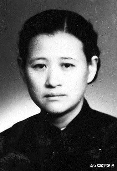 许晴晒祖辈父辈照片 基因太好一家明星脸(图)