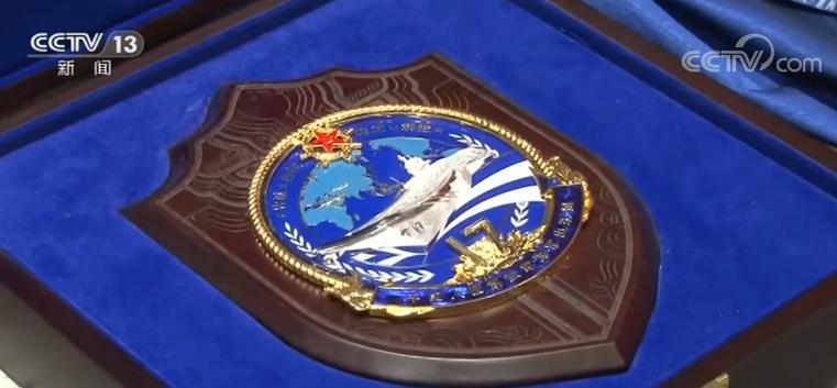 [央视网]山东舰文创全球首发 呈现航母梦强军梦