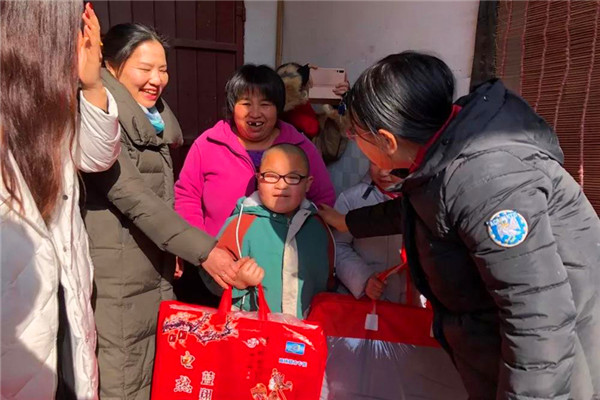 西安市长安区携手女企业家开展新年慰问活动
