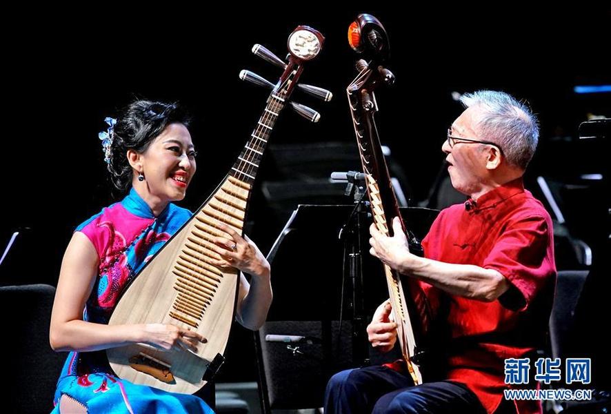 演奏最高品质的中央民族乐团,台下约1500名观众主要来自上海民族乐器