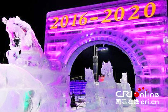 05【吉林供稿】长春公园举办主题冰雪灯光展 市民冬季游玩又多一处“打卡地”