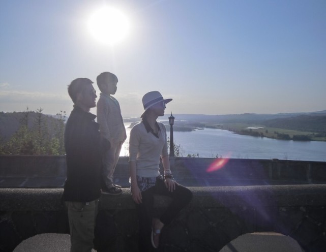 杨子流泪为儿子剪脐带 感谢妻子黄圣依十年忍