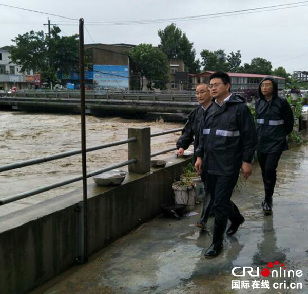 图片默认标题_fororder_领导靠前指挥，密切关注雨情汛情