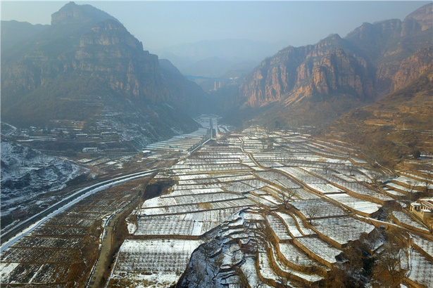 河北邢台:雪后梯田入画来