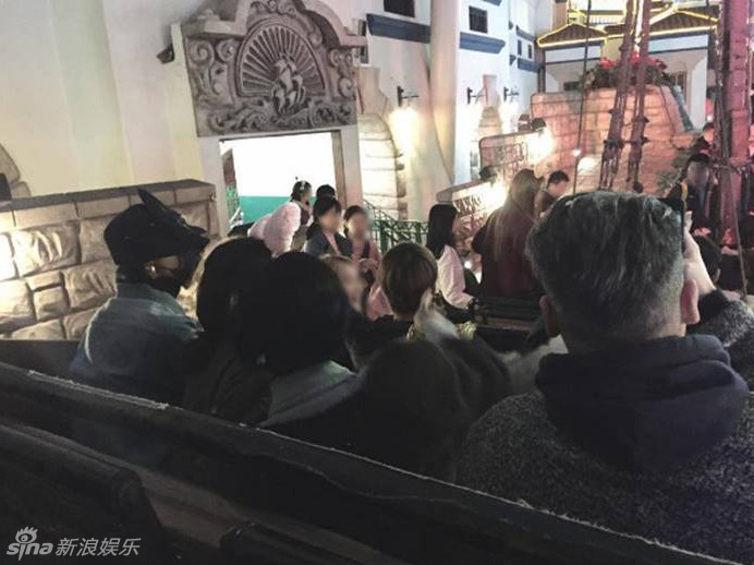 权志龙雪莉又一起玩？ 同行还有具荷拉等(图)