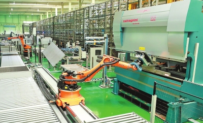 【企业-图片】3000台工业机器人两年内“加盟”许昌（页面：工业机器人“加盟”许昌）
