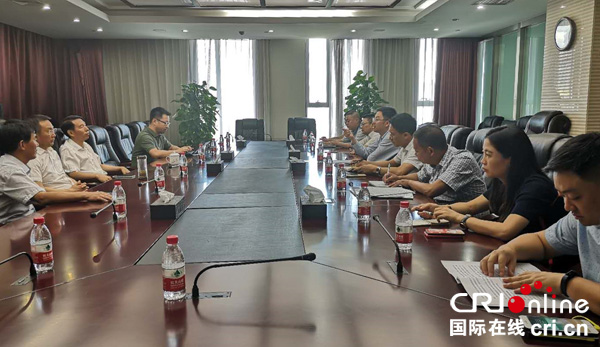 图片默认标题_fororder_交流讨论现场