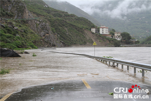 图片默认标题_fororder_丹巴县梭坡乡路段被淹没的道路