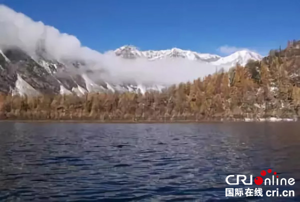 图片默认标题_fororder_友措湖美景-供图甘孜州旅游发展委员会
