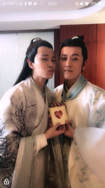 任嘉伦秦俊杰微博直播 网友:这对CP好有爱![3