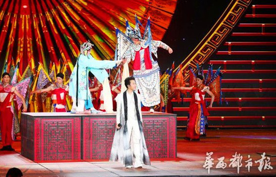 揭秘央视元宵晚会：李玉刚献唱 朱军说相声