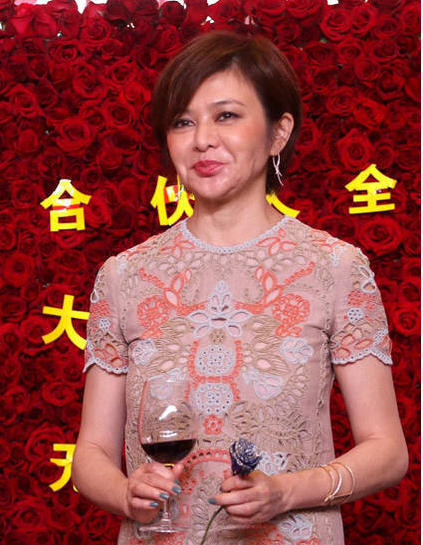 关之琳是刘德华李连杰银幕情侣 如今离异独身