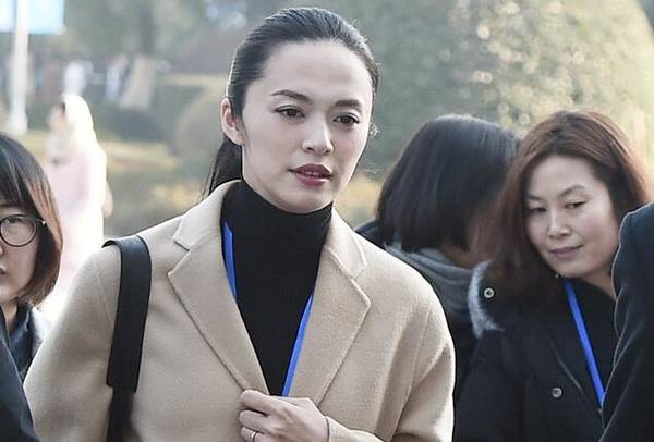 姚晨胡歌上戏当考官姚晨过度整容难过初试
