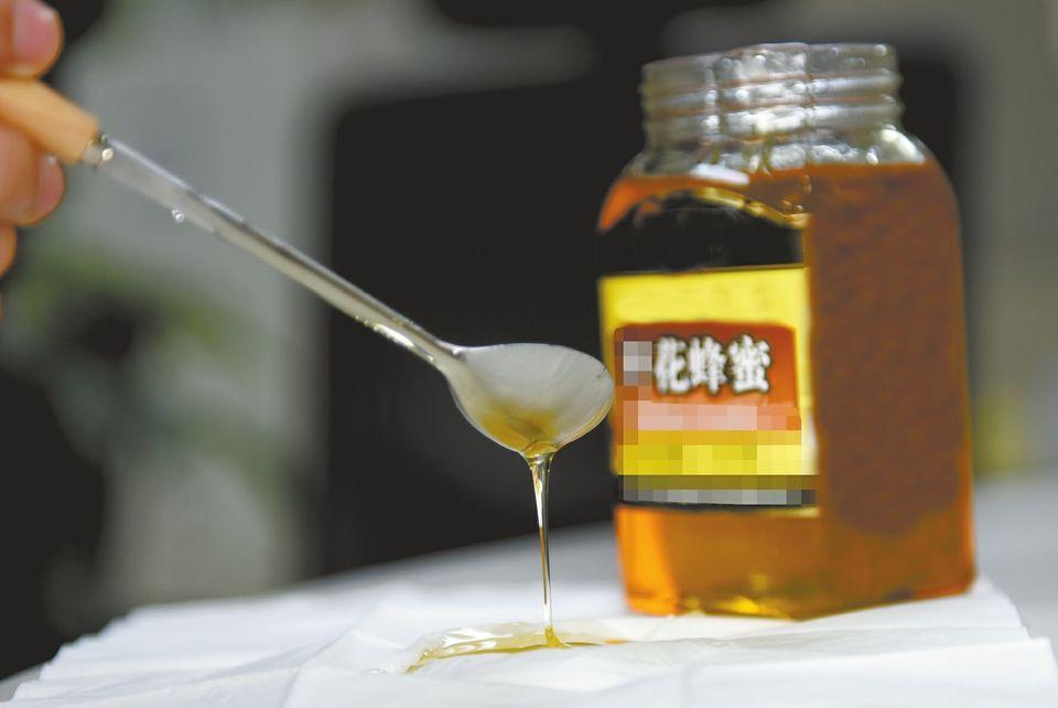 女子网购19元蜂蜜全是白糖味 专家:或为大米制成