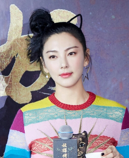 刘亦菲唐嫣baby 雾霾发色悄然流行给你好看