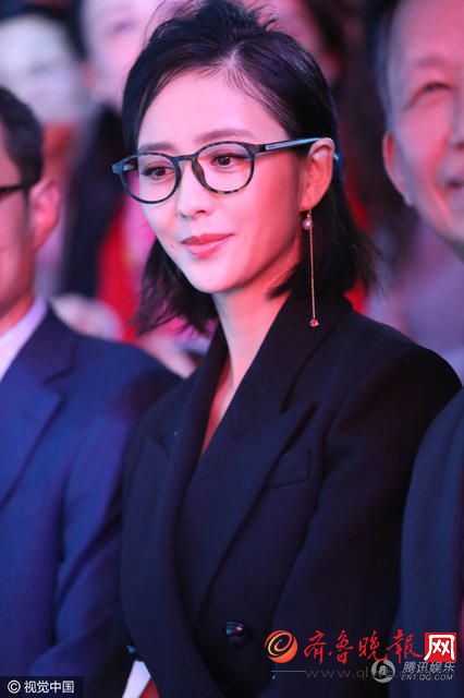 都说佟丽娅新发型好看，但分明是显老20岁好吗