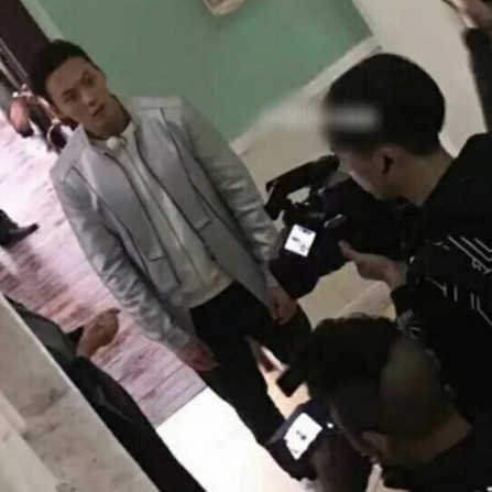 《跑男》众兄弟合体 迪丽热巴首亮相笑容甜美(组图)