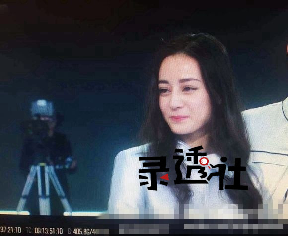《跑男》众兄弟合体 迪丽热巴首亮相笑容甜美(组图)