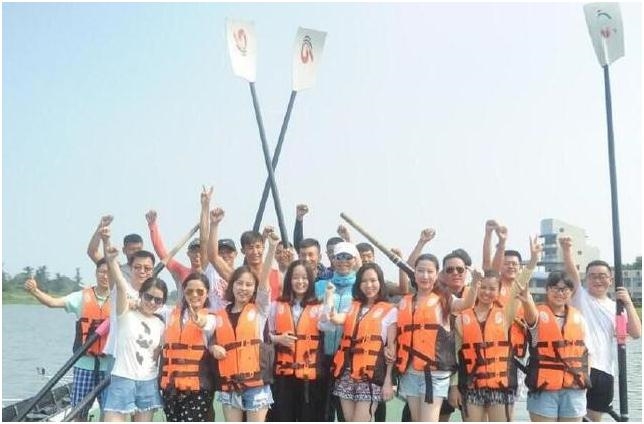 （导航成都，移动端）国际名校相聚新津赛艇夏令营 享水上狂欢逐浪争夺“少年大使”