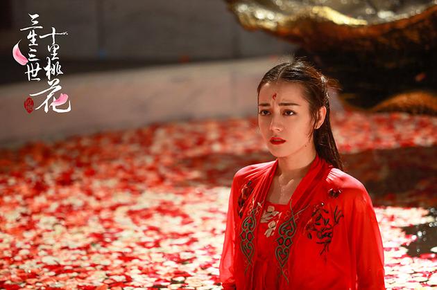 《三生三世》开启梗玩年 杨幂赵又廷情陷迷途