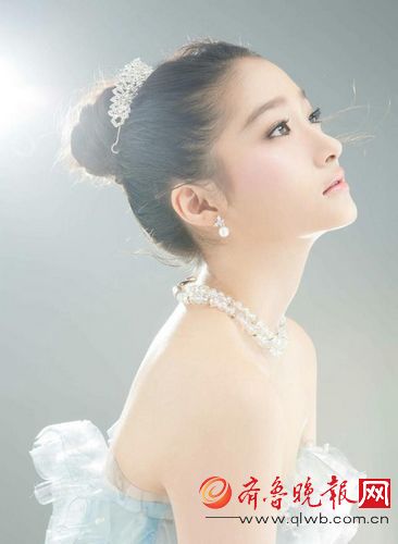 关晓彤被小助理揭底 “国民闺女”不清纯