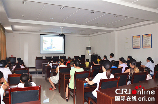 【法制安全】重庆万盛万东镇：为学生系好“暑期安全带”