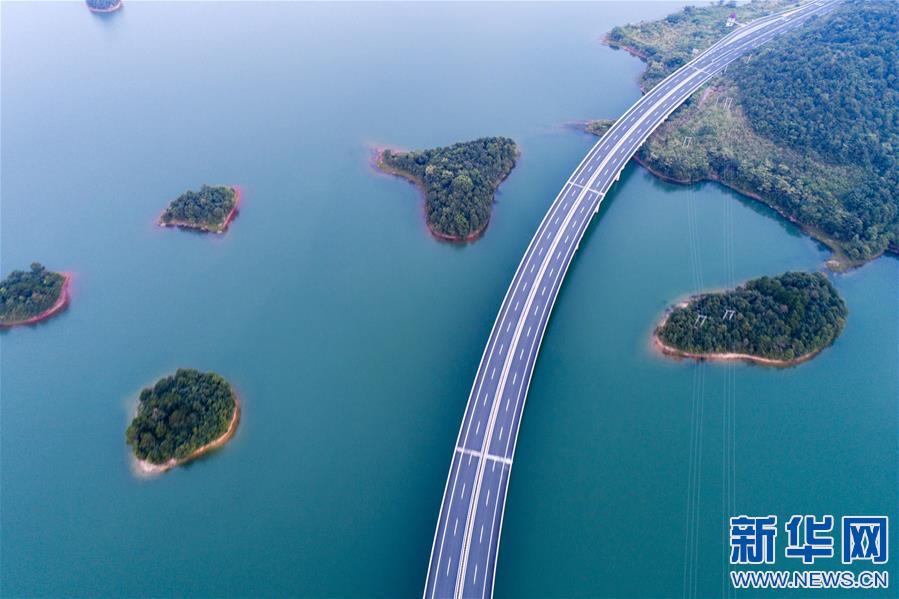 江西九江：水上公路 长龙卧波