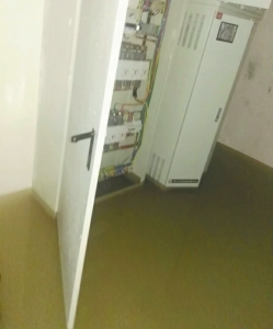 （今日热点3，导航成都，移动端）楼板裂缝车库积水地面沉降 新小区数十业主拒收房