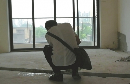 （今日热点3，导航成都，移动端）楼板裂缝车库积水地面沉降 新小区数十业主拒收房