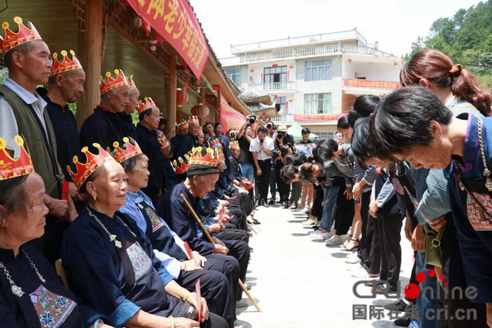 贵州荔波：100多位外嫁女回娘家过“六月六”