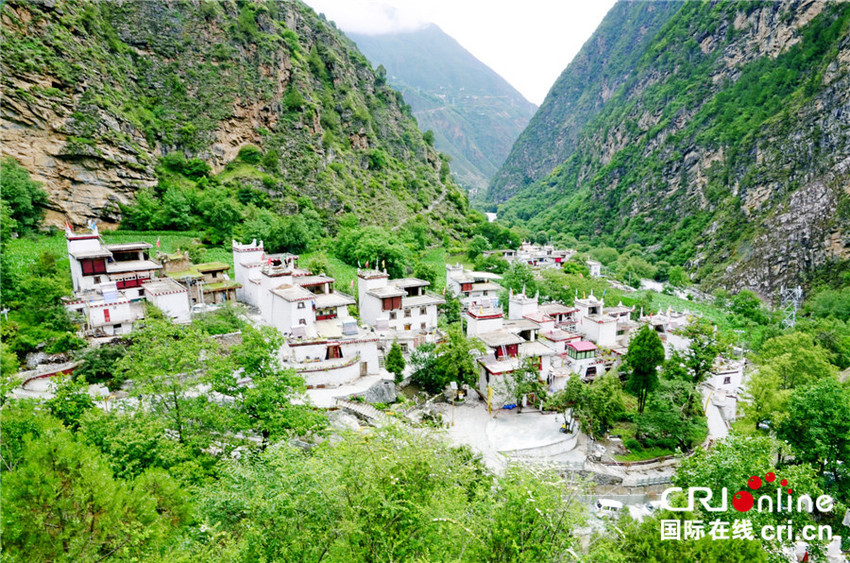 图片默认标题_fororder_1、成华区援建后的科里村新貌  摄影 张黎萍