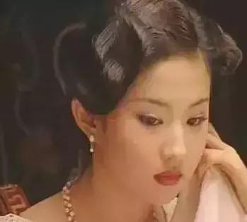 刘诗诗领奖台上感恩唐人，但她哭得让人好心疼！