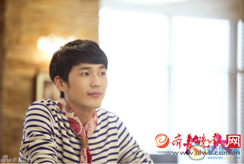 刘萌萌白宇恋情曝光 未拉上的窗帘暴露了一切