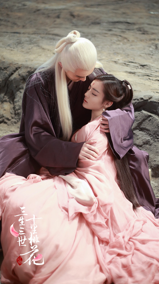 《三生三世》手撕素锦终上演 杨幂恢复记忆讨回眼睛