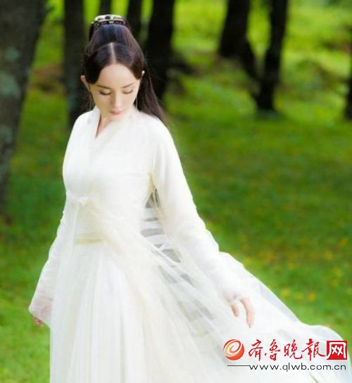 杨幂颈部前倾 原来娜扎、陈伟霆都是她的病友