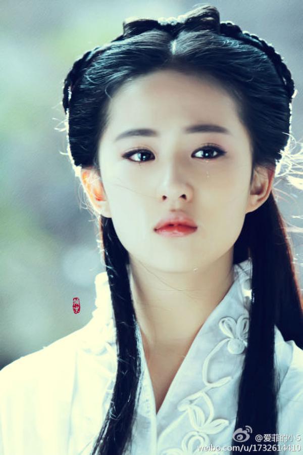 杨幂演“四海八荒”第一绝色 刘亦菲baby服嘛？