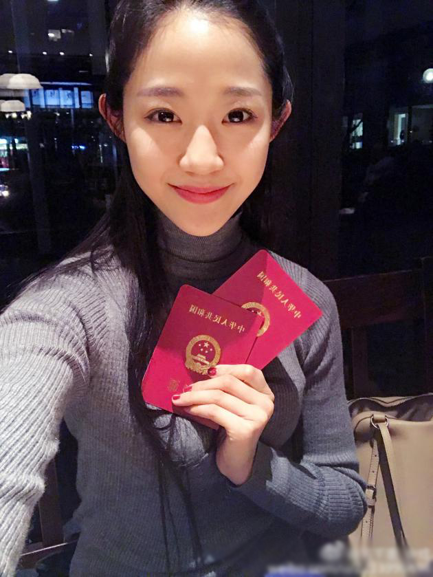 著名音乐人三宝完婚 妻子万千惠比他小25岁