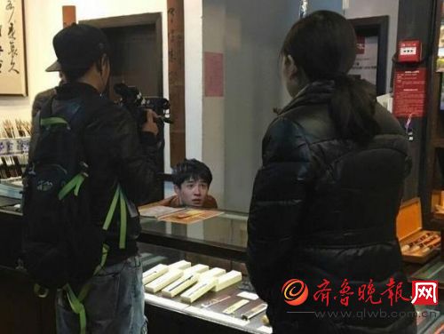 高能少年团路透剧照来啦！王俊凯敷面膜一脸呆萌