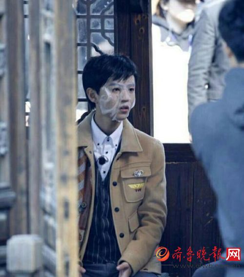 高能少年团路透剧照来啦！王俊凯敷面膜一脸呆萌