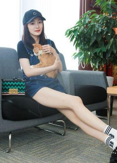 杨幂佟丽娅baby 女星生娃后颜值和身材回到巅