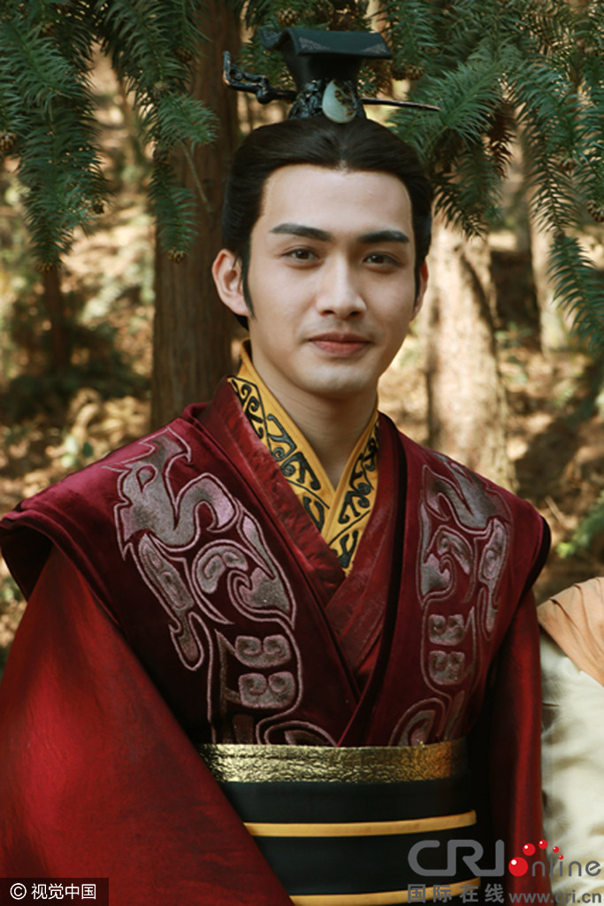 热巴《丽姬传》舞刀弄枪 与离镜张彬彬比V卖萌