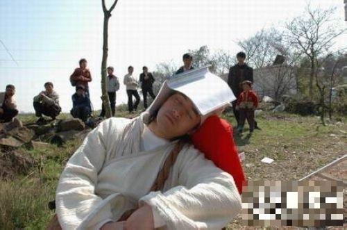 明星睡相哪家强 刘亦菲难度高杨幂与剧里差太远