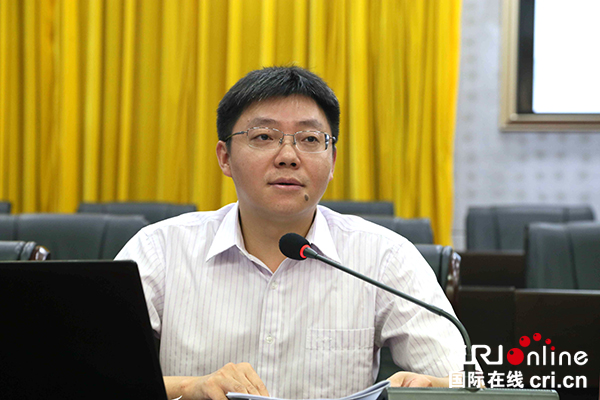 供稿：（导航绵阳）四川省委宣讲团到绵阳梓潼县宣讲省委十一届三次全会精神