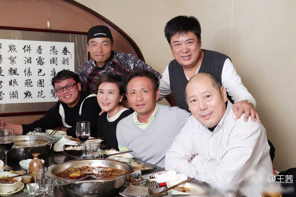 《重案六组》成员重聚 “季洁”王茜晒照引泪奔