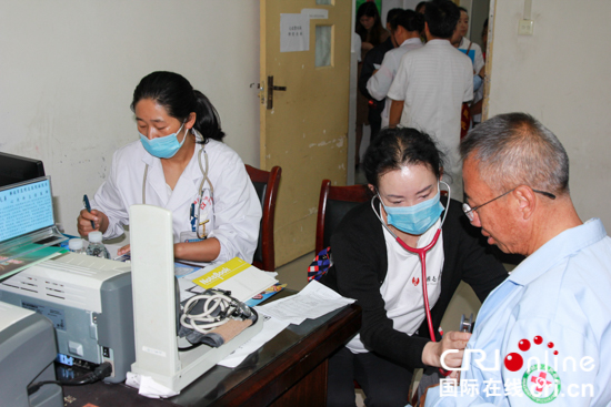 中国志愿医生专家团队赴贵州水城县开展义诊培训
