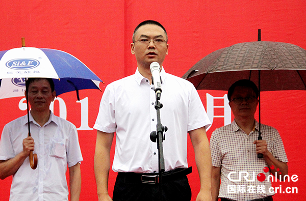 图片默认标题_fororder_1富顺县委常委、常务副县长刘军宣布赵化沱江大桥正式通车